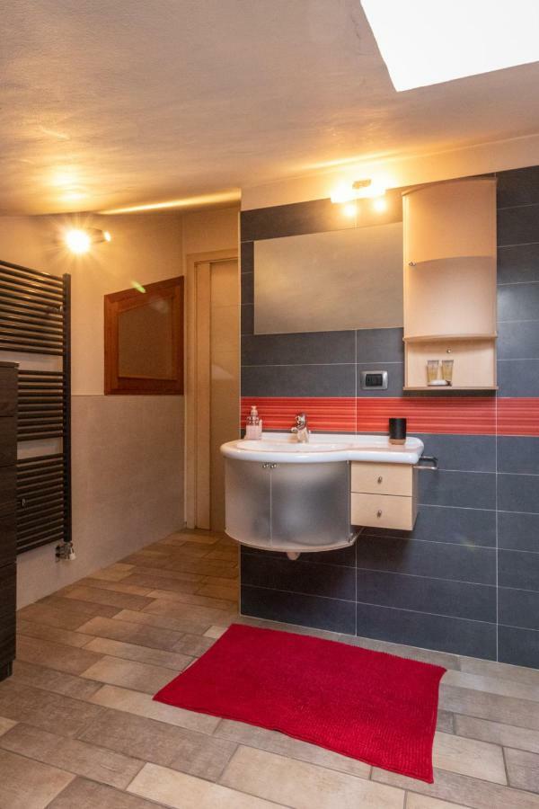 アオスタCasa Di Tiaアパートメント エクステリア 写真